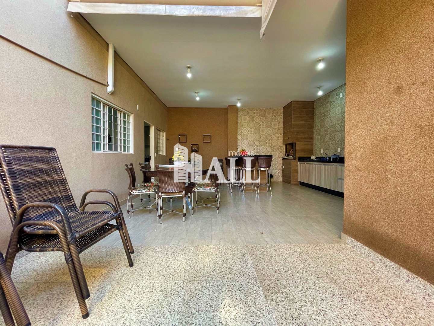 Casa à venda com 5 quartos, 240m² - Foto 8