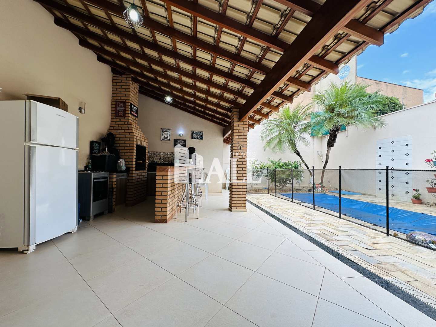 Casa à venda com 3 quartos, 240m² - Foto 17