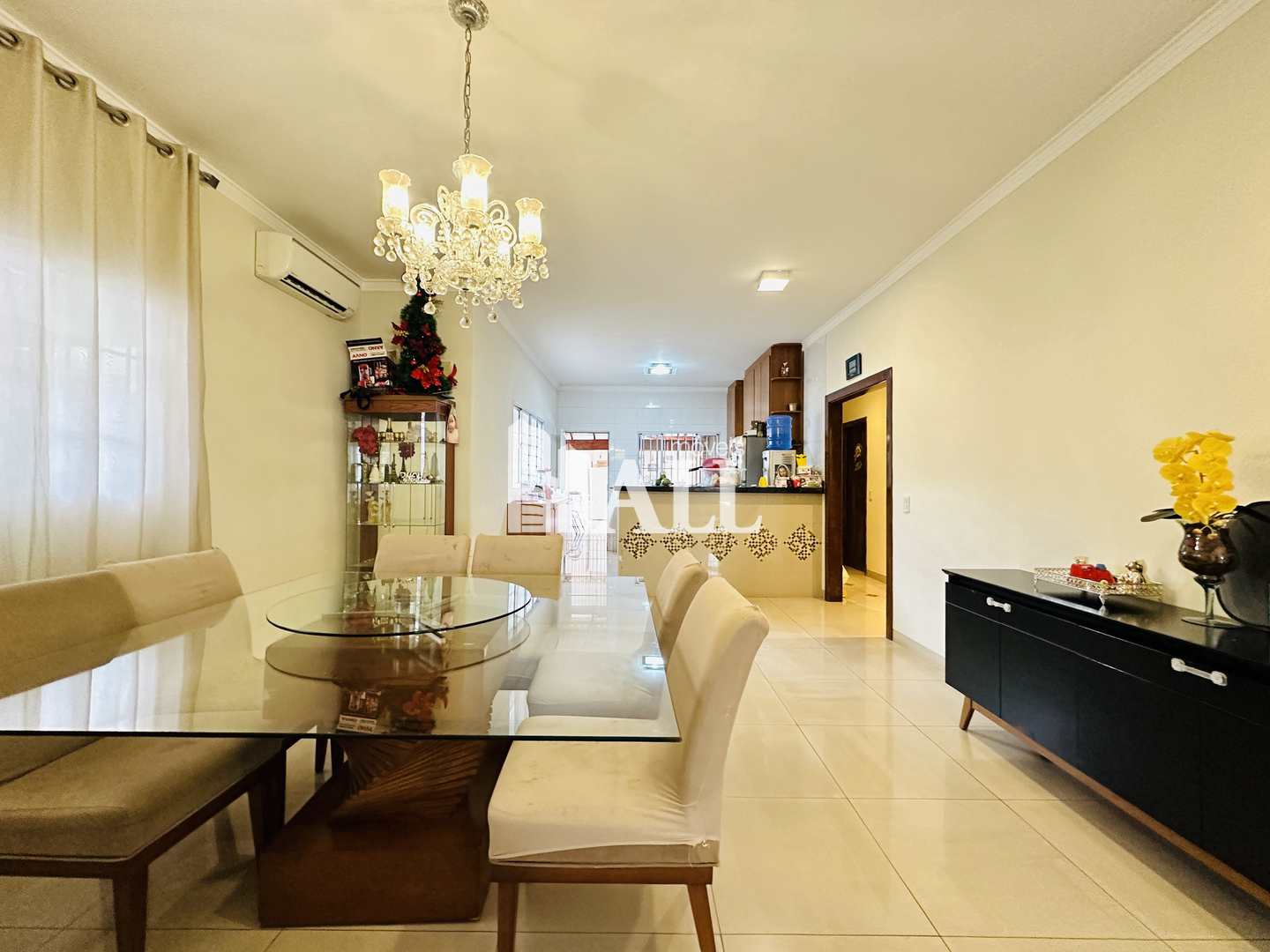 Casa à venda com 3 quartos, 240m² - Foto 3