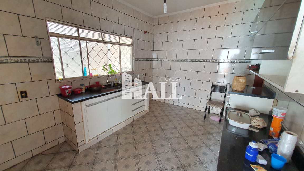 Casa à venda com 2 quartos, 100m² - Foto 3