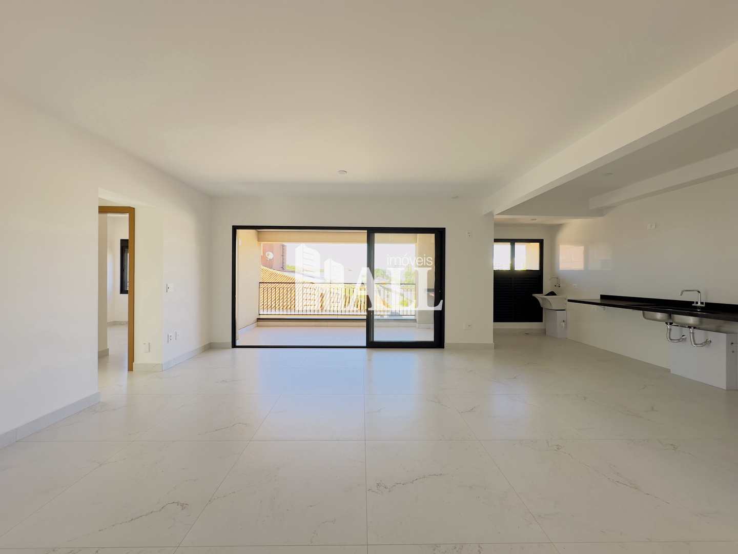 Apartamento à venda com 3 quartos, 142m² - Foto 4