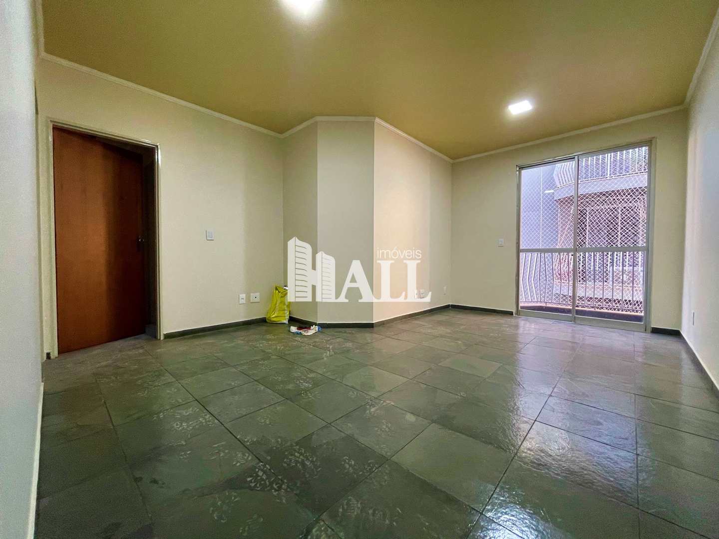 Apartamento à venda com 3 quartos, 81m² - Foto 1