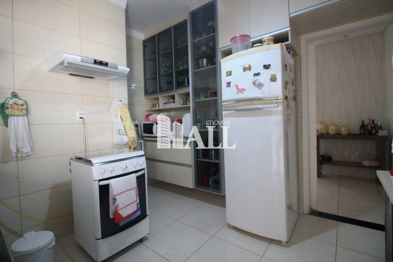 Casa à venda com 3 quartos, 170m² - Foto 4