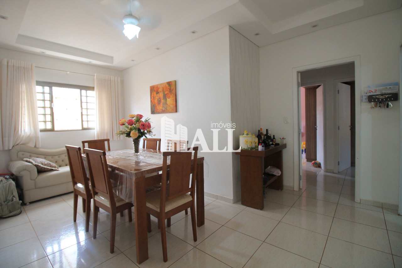 Casa à venda com 3 quartos, 170m² - Foto 1