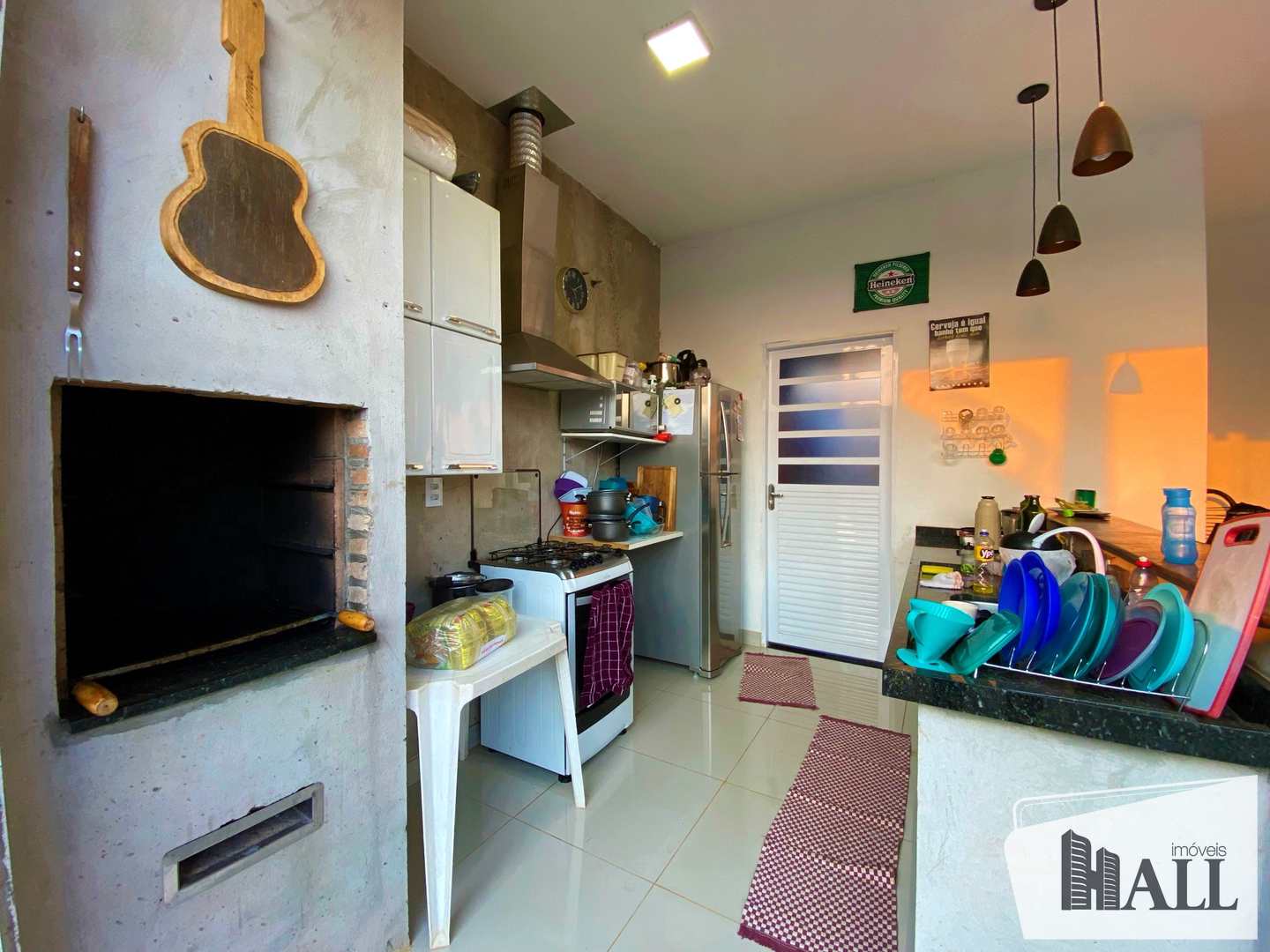 Casa à venda com 3 quartos, 100m² - Foto 1