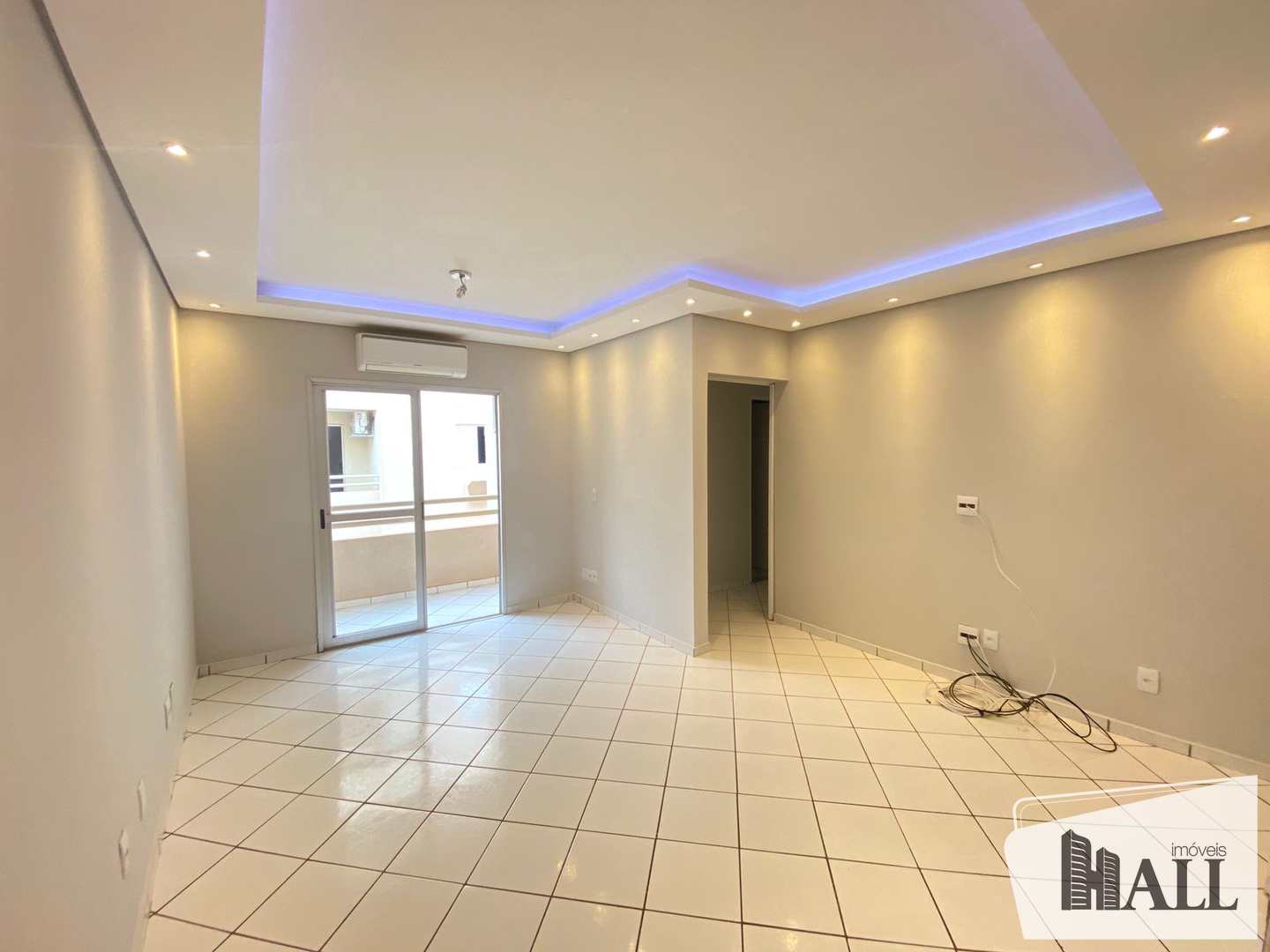 Apartamento à venda com 3 quartos, 74m² - Foto 2