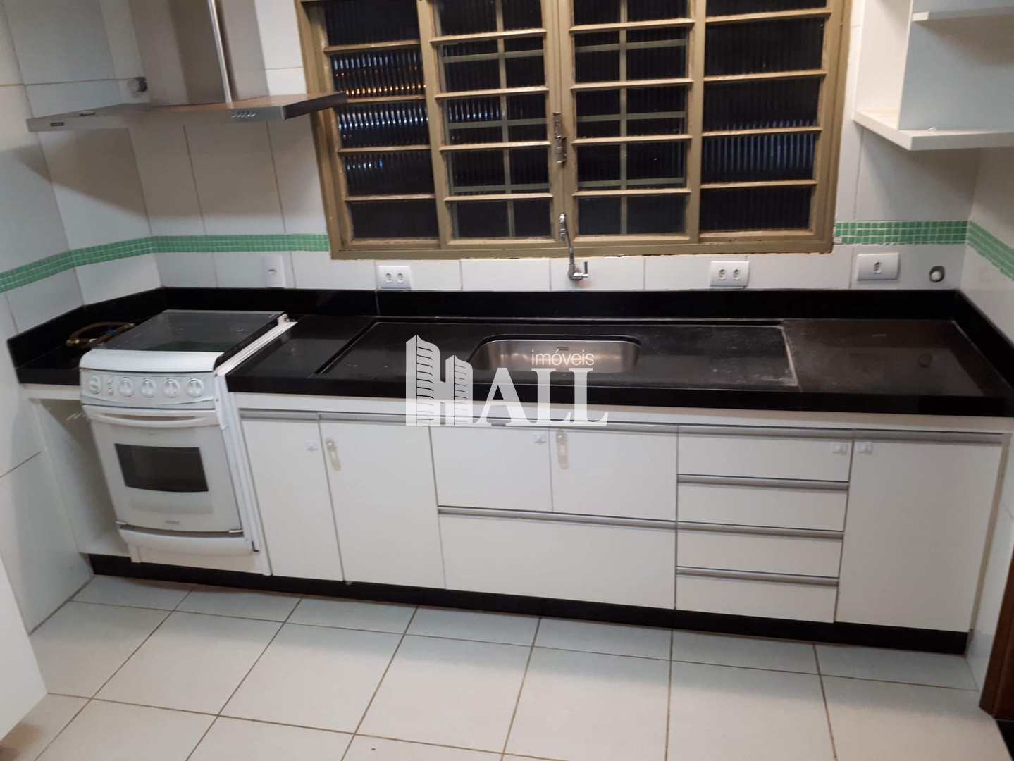 Apartamento à venda com 2 quartos, 65m² - Foto 2