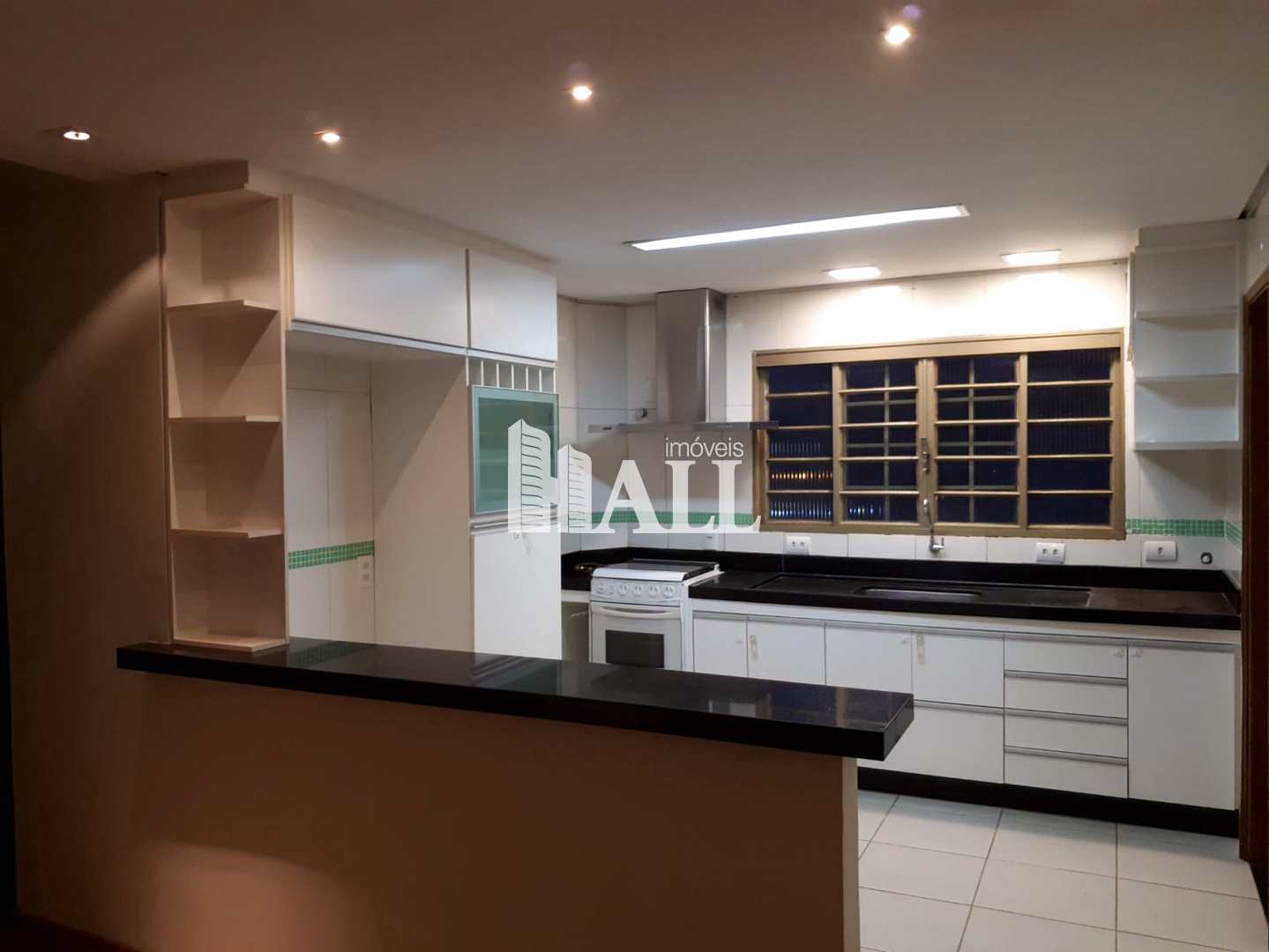 Apartamento à venda com 2 quartos, 65m² - Foto 1