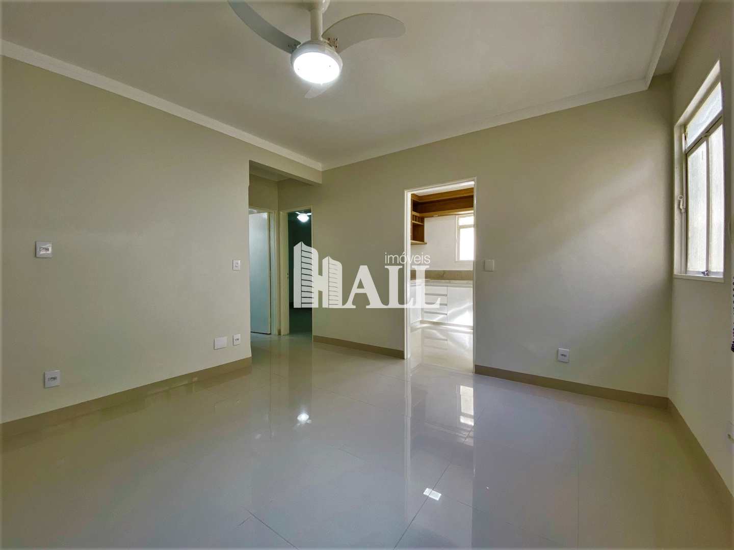 Apartamento à venda com 2 quartos, 60m² - Foto 1