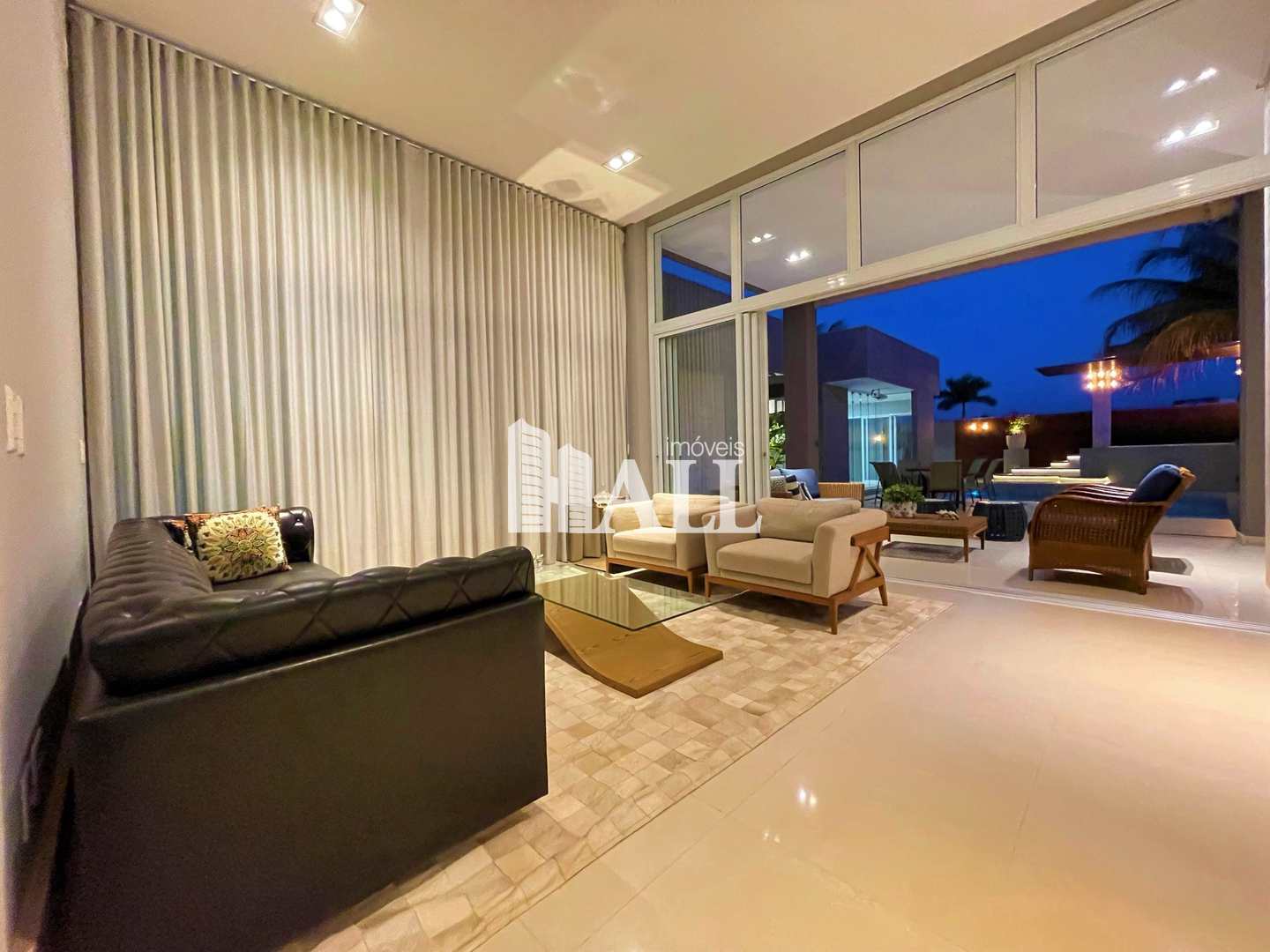 Casa de Condomínio à venda com 4 quartos, 580m² - Foto 2