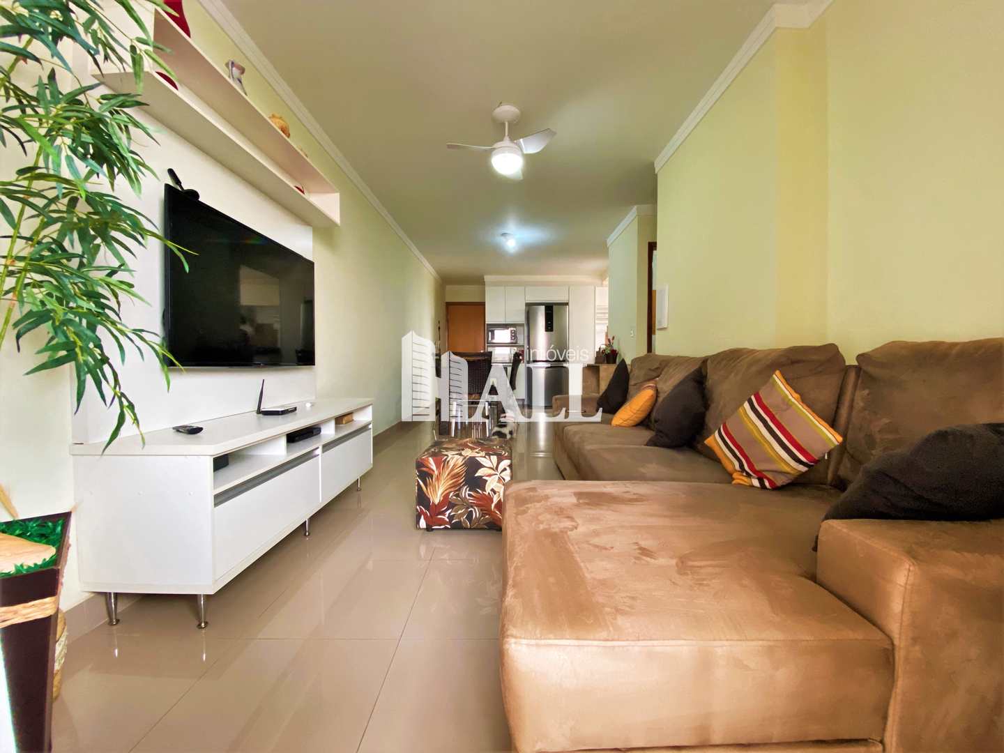 Apartamento à venda com 2 quartos, 68m² - Foto 1