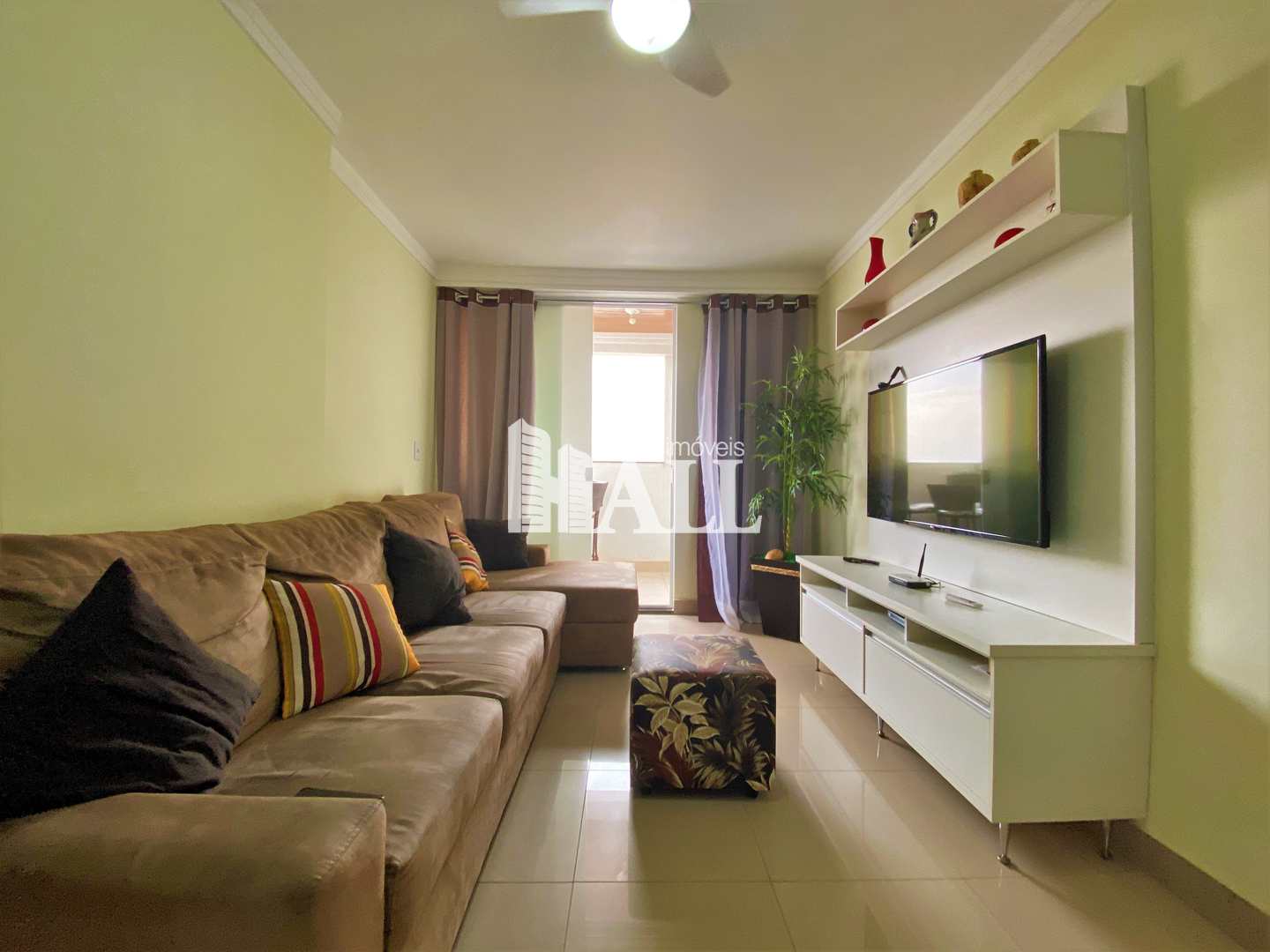 Apartamento à venda com 2 quartos, 68m² - Foto 3