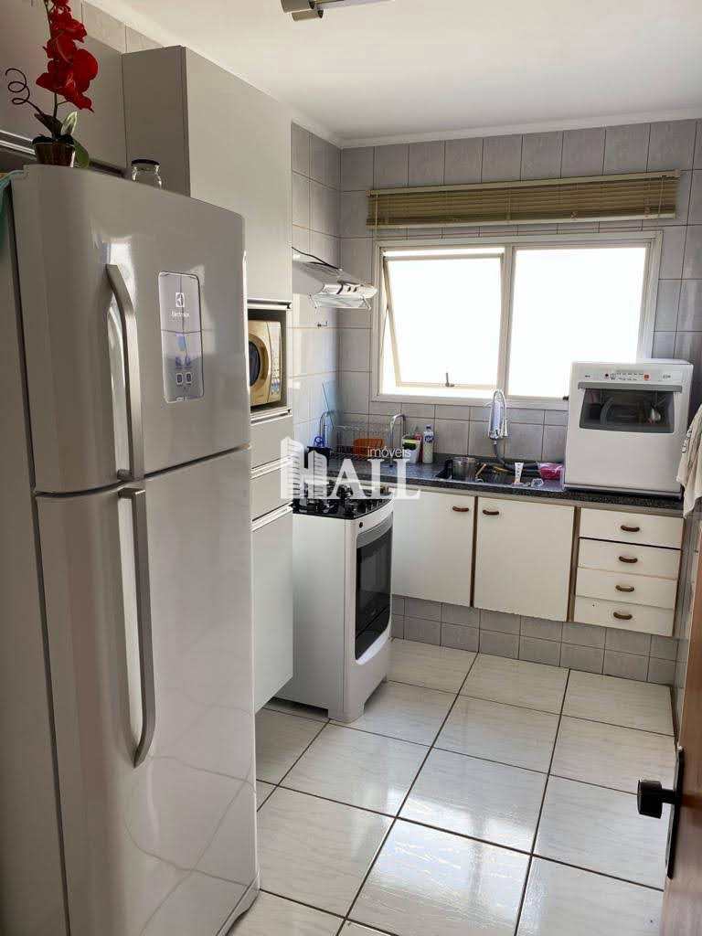 Apartamento à venda com 2 quartos, 65m² - Foto 4