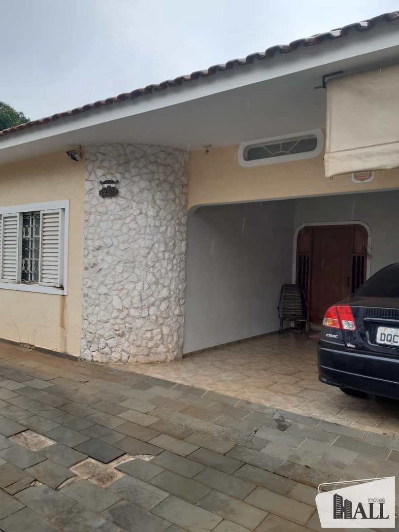 Casa à venda com 3 quartos, 360m² - Foto 2