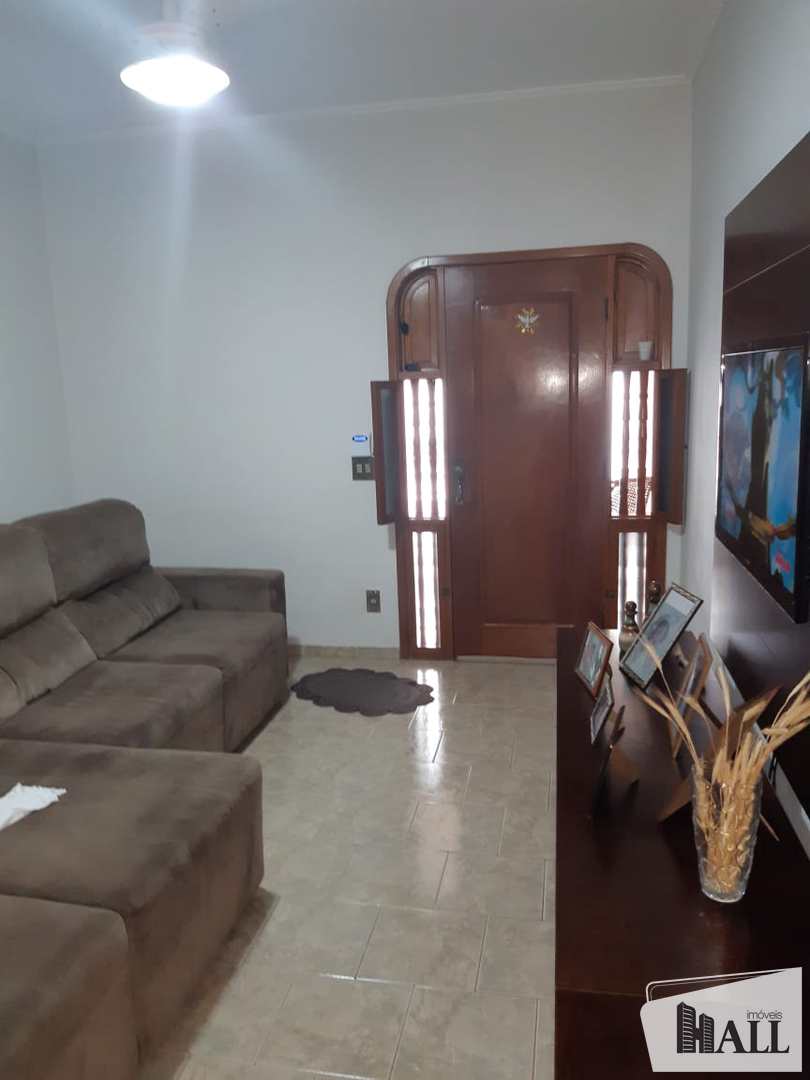 Casa à venda com 3 quartos, 360m² - Foto 1