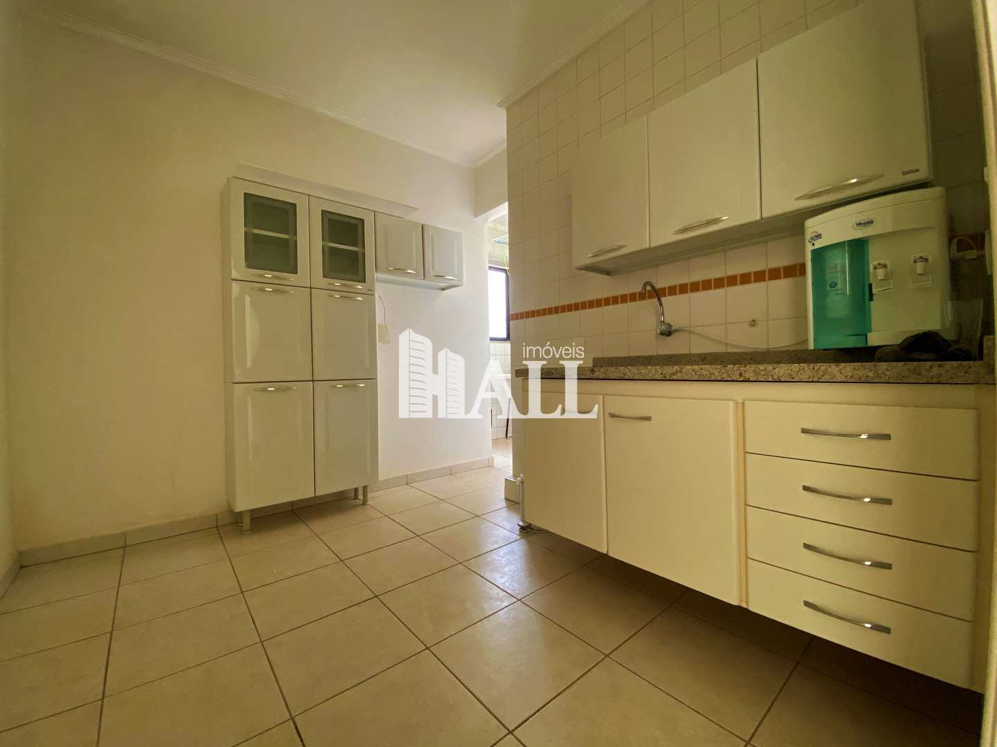 Apartamento à venda com 2 quartos, 77m² - Foto 3