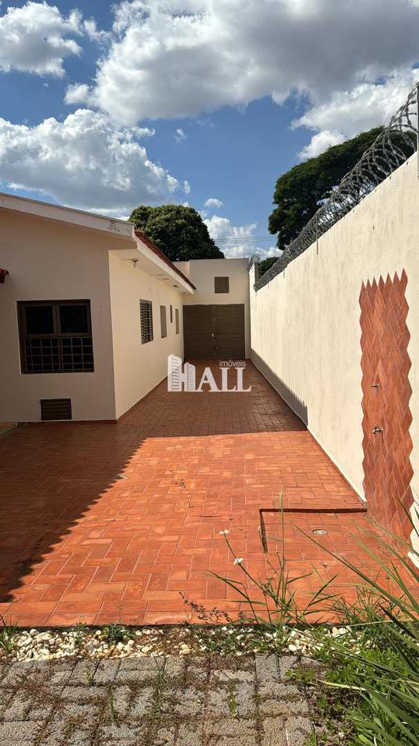 Casa com 4 quartos à venda, 250m² — foto 3 de 18
