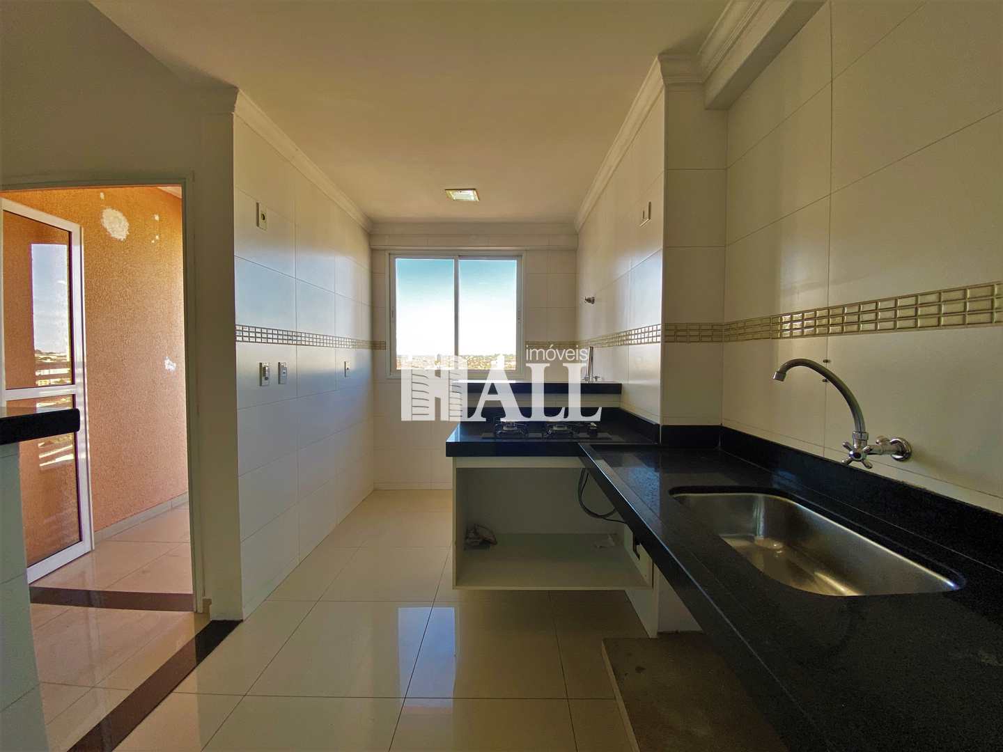 Apartamento à venda com 2 quartos, 65m² - Foto 2