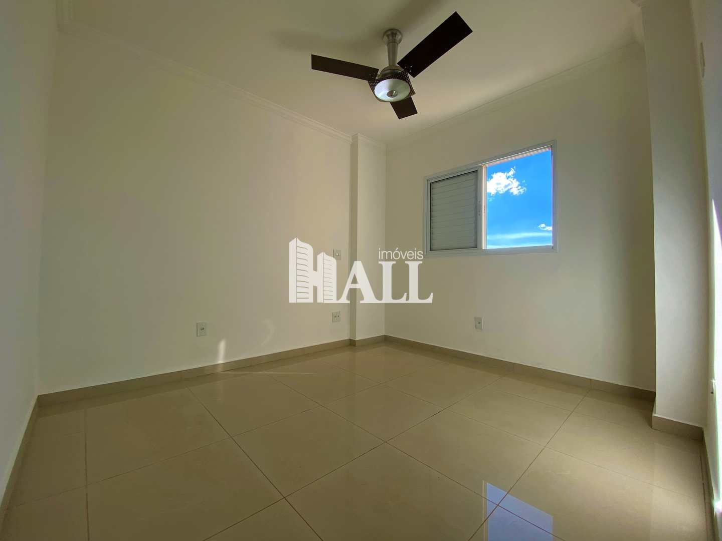 Apartamento à venda com 2 quartos, 65m² - Foto 4