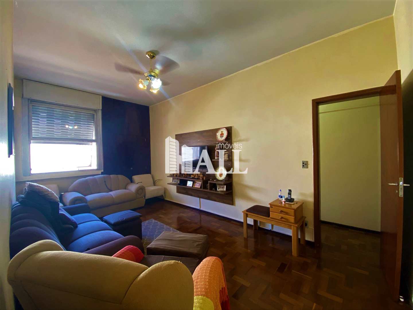 Apartamento à venda com 3 quartos, 150m² - Foto 2