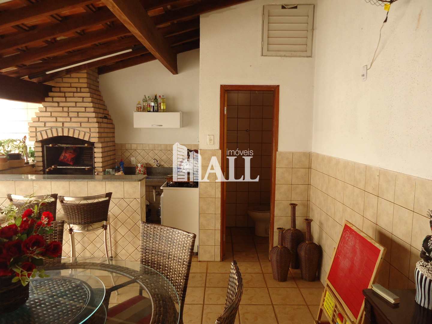 Casa com 3 quartos à venda, 175m² — foto 2 de 18
