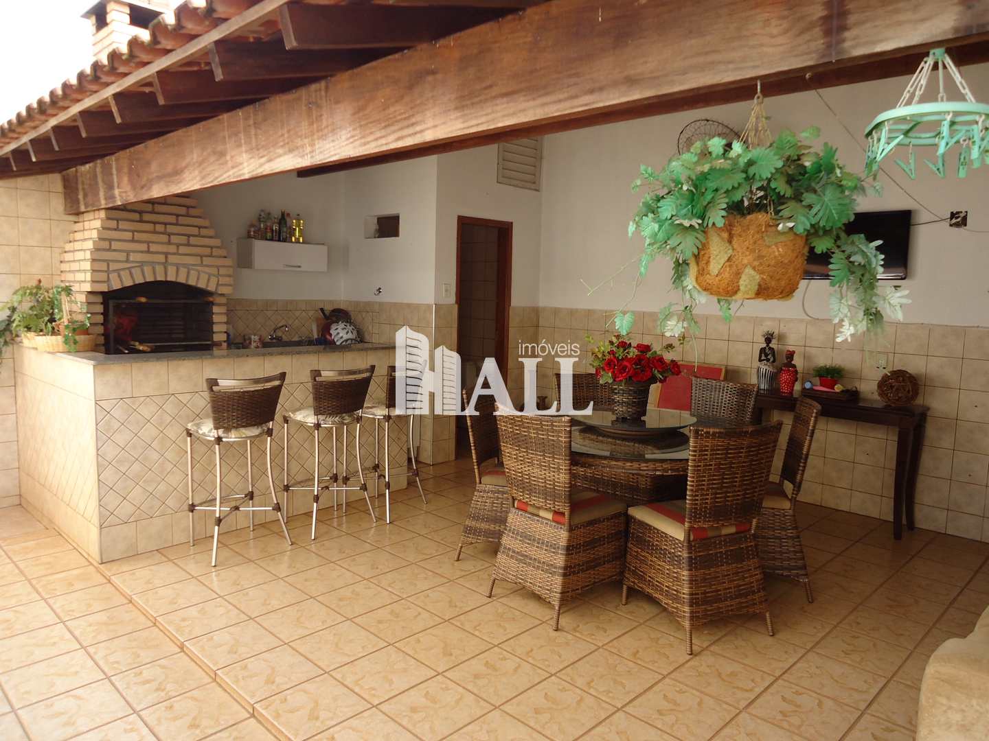 Casa com 3 quartos à venda, 175m² — foto 1 de 18