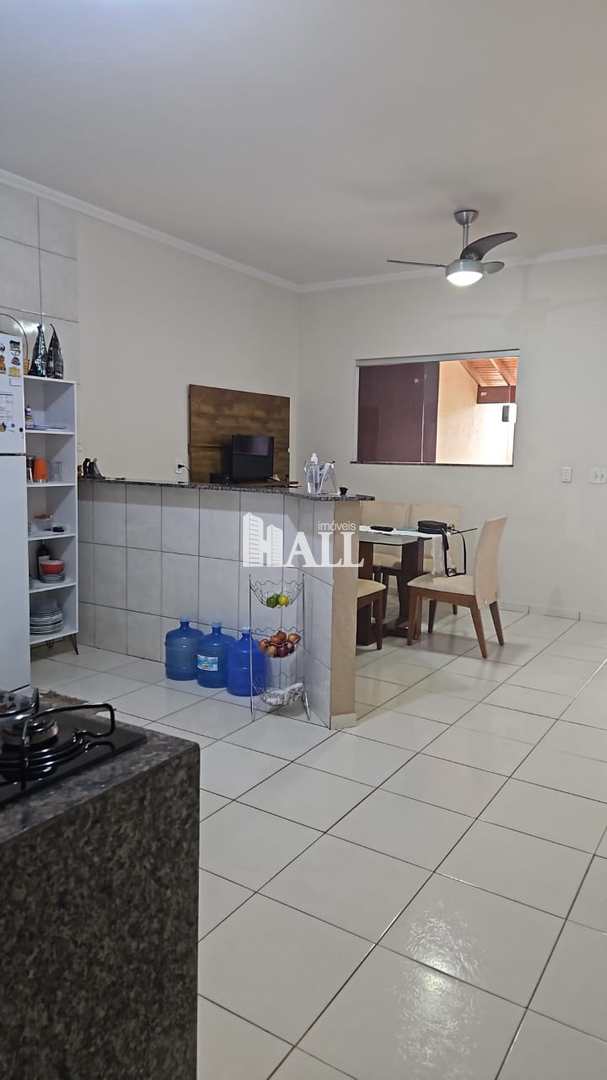 Casa à venda com 3 quartos, 129m² - Foto 4