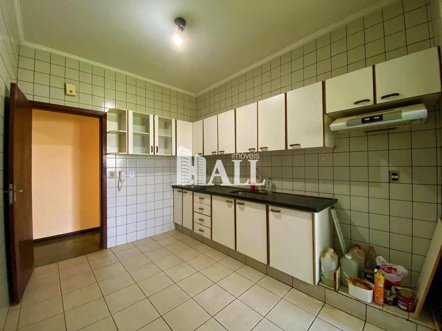 Apartamento à venda com 2 quartos, 75m² - Foto 2