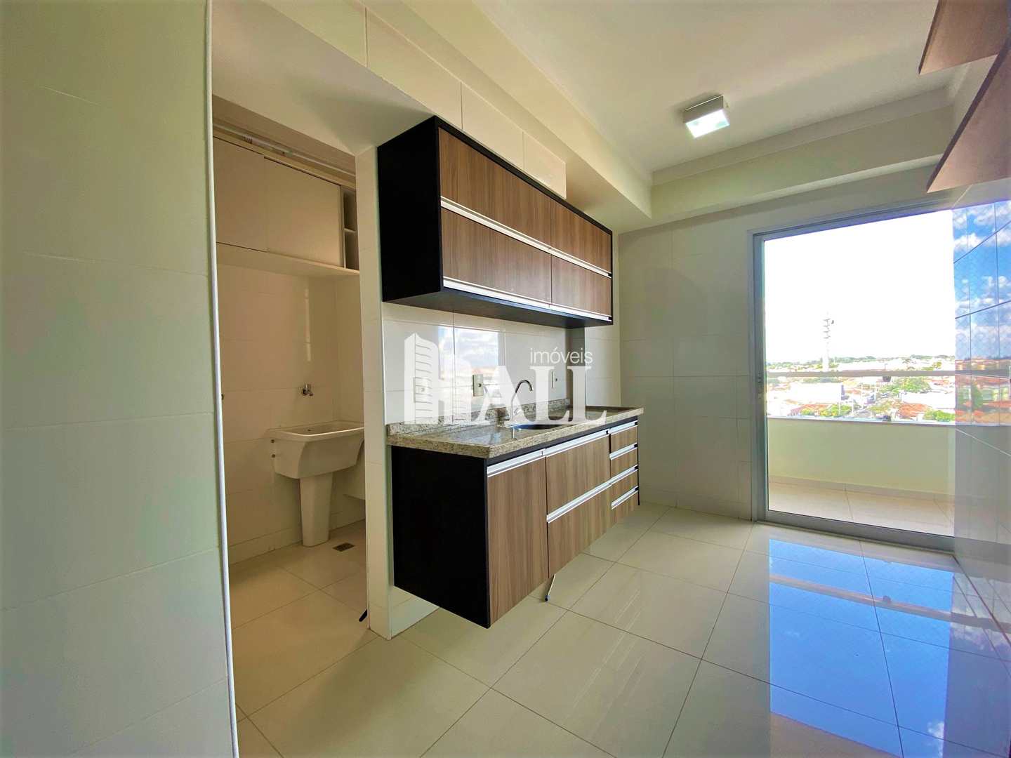 Apartamento à venda com 3 quartos, 81m² - Foto 1