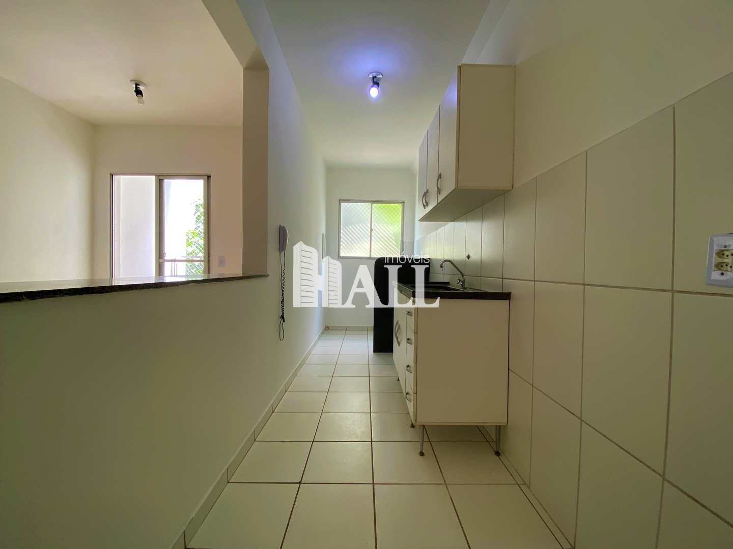 Apartamento à venda com 3 quartos, 68m² - Foto 2