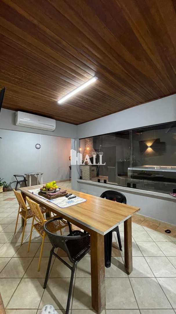 Casa à venda com 3 quartos, 140m² - Foto 14