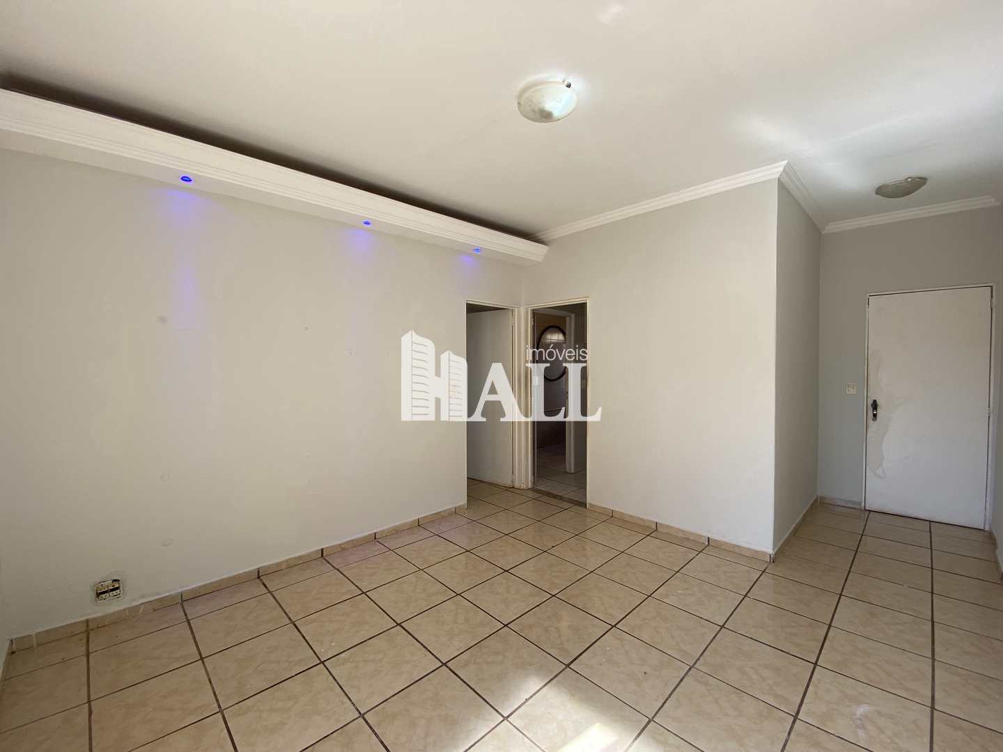 Apartamento à venda com 2 quartos, 65m² - Foto 2