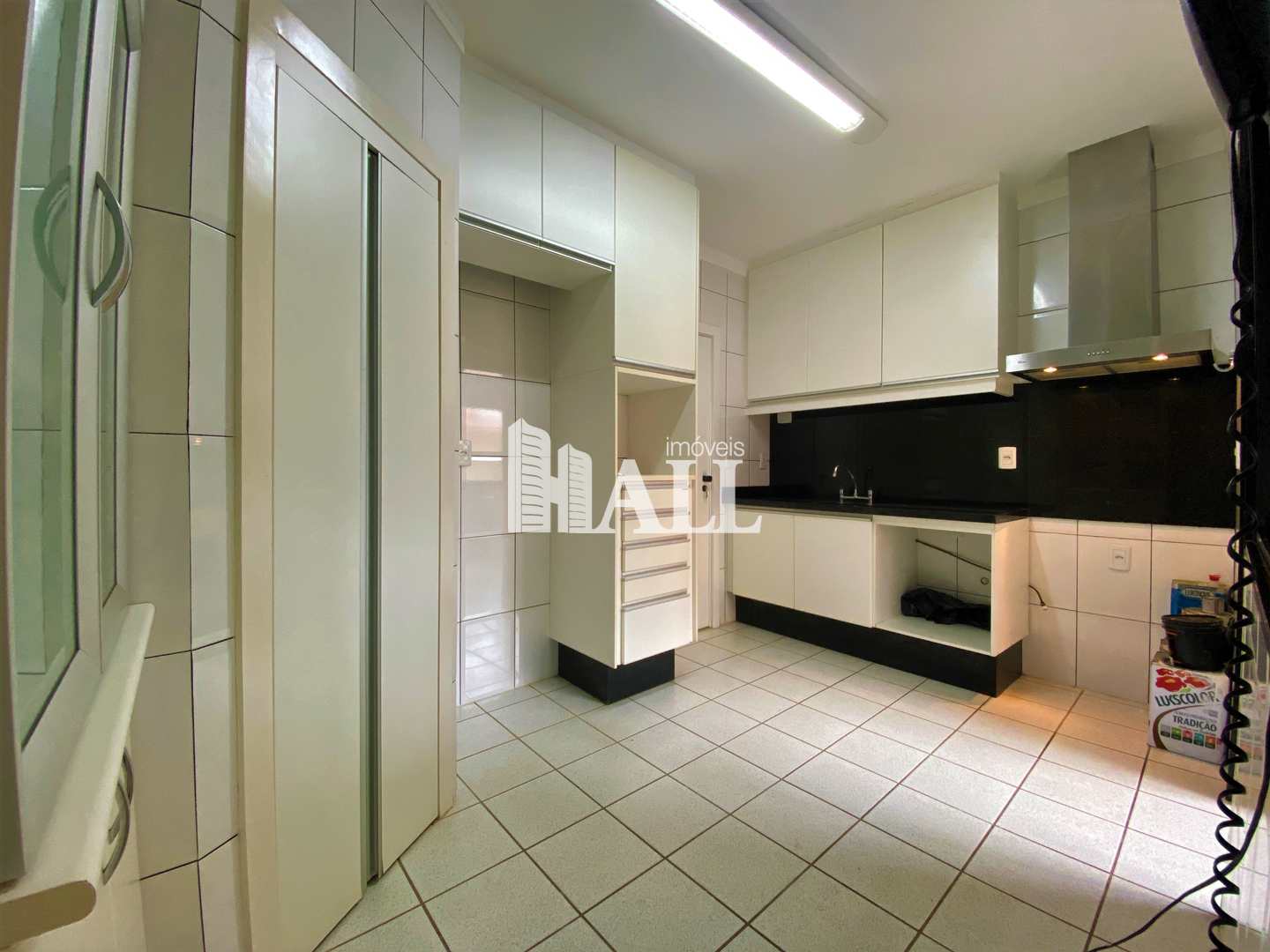 Apartamento à venda com 3 quartos, 127m² - Foto 4