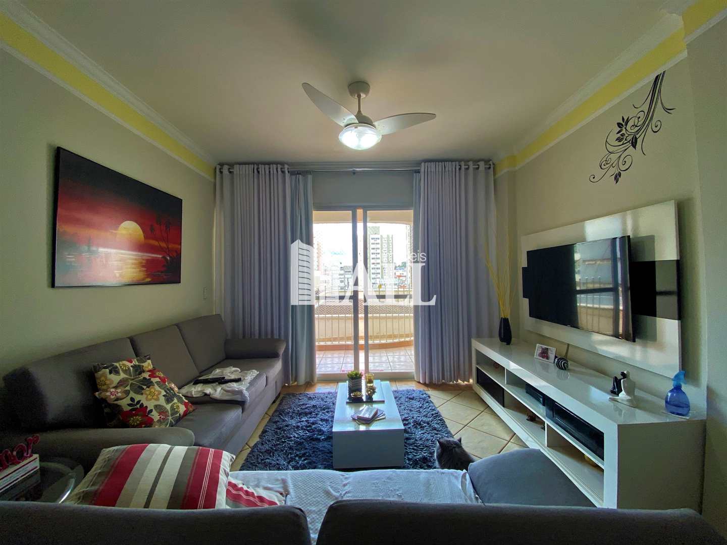 Apartamento à venda com 3 quartos, 138m² - Foto 1