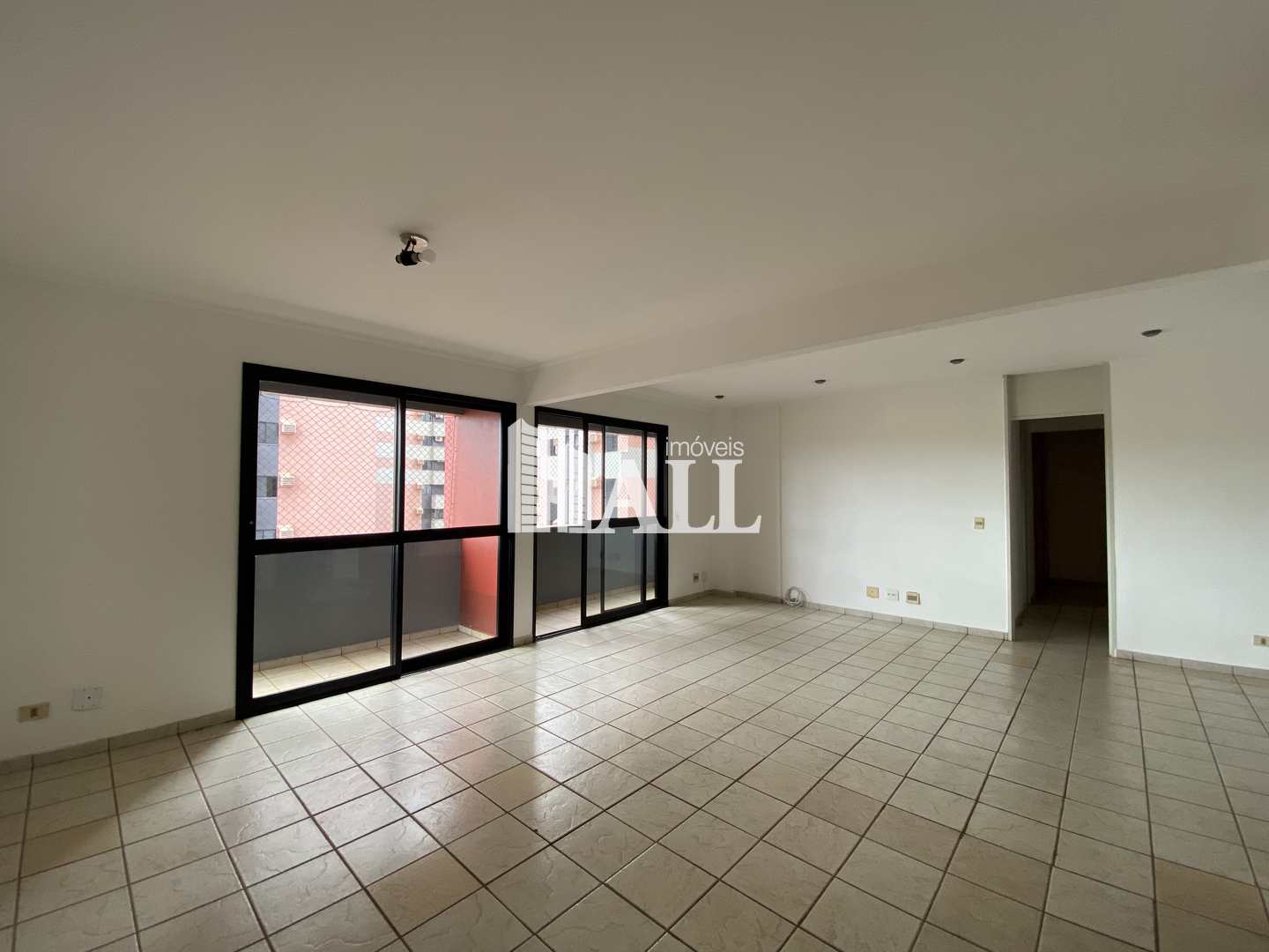 Apartamento à venda com 6 quartos, 200m² - Foto 2