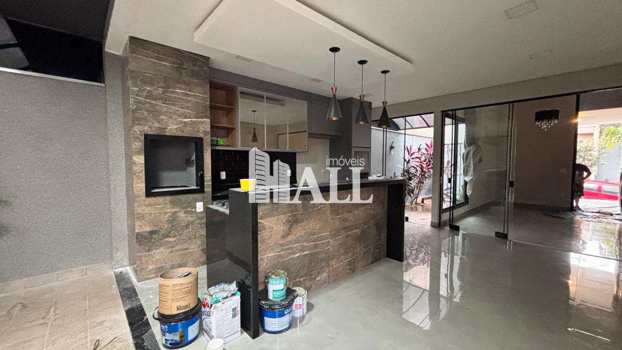 Casa com 3 quartos à venda, 120m² — foto 2 de 33
