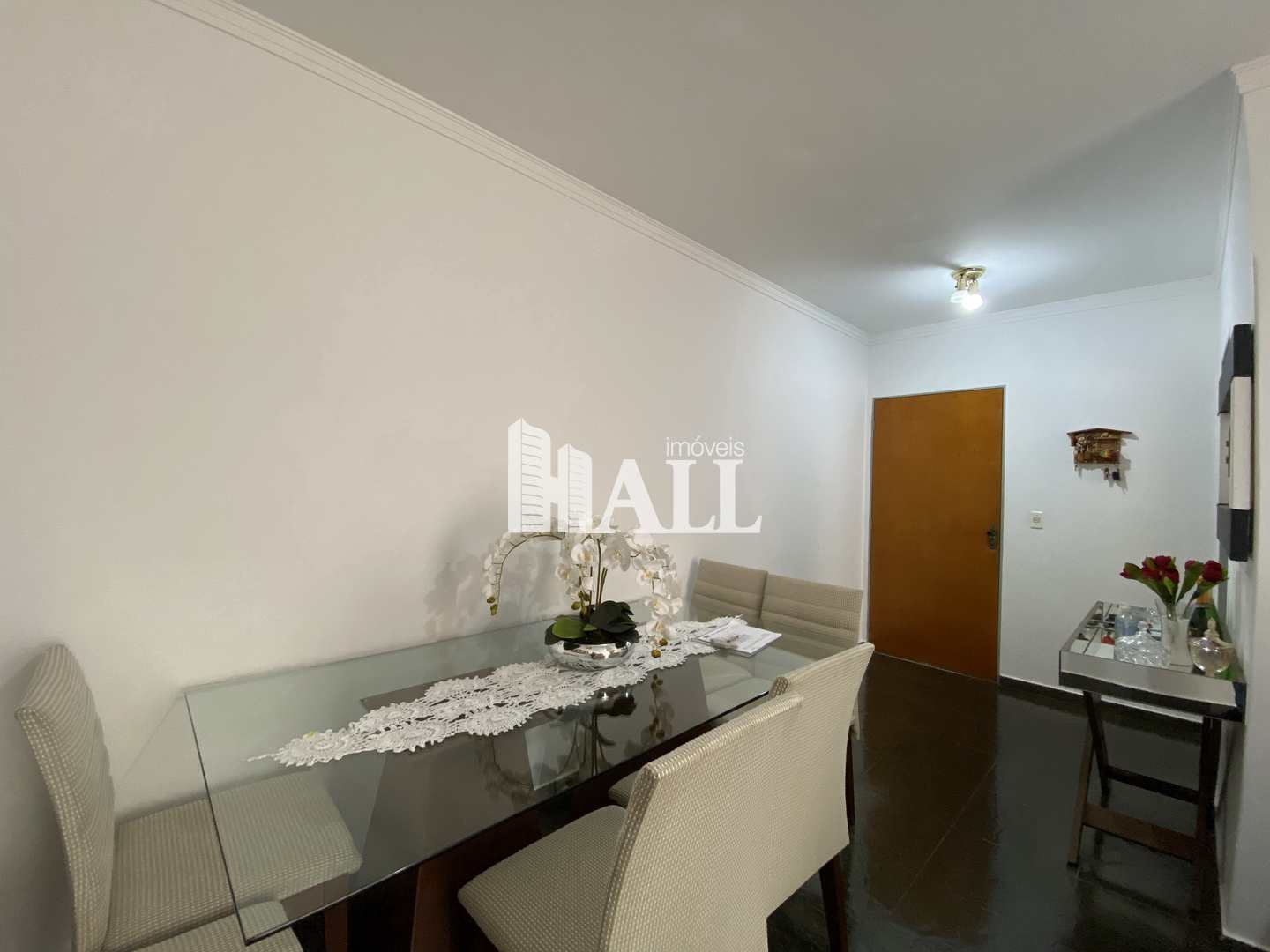 Apartamento à venda com 2 quartos, 70m² - Foto 2