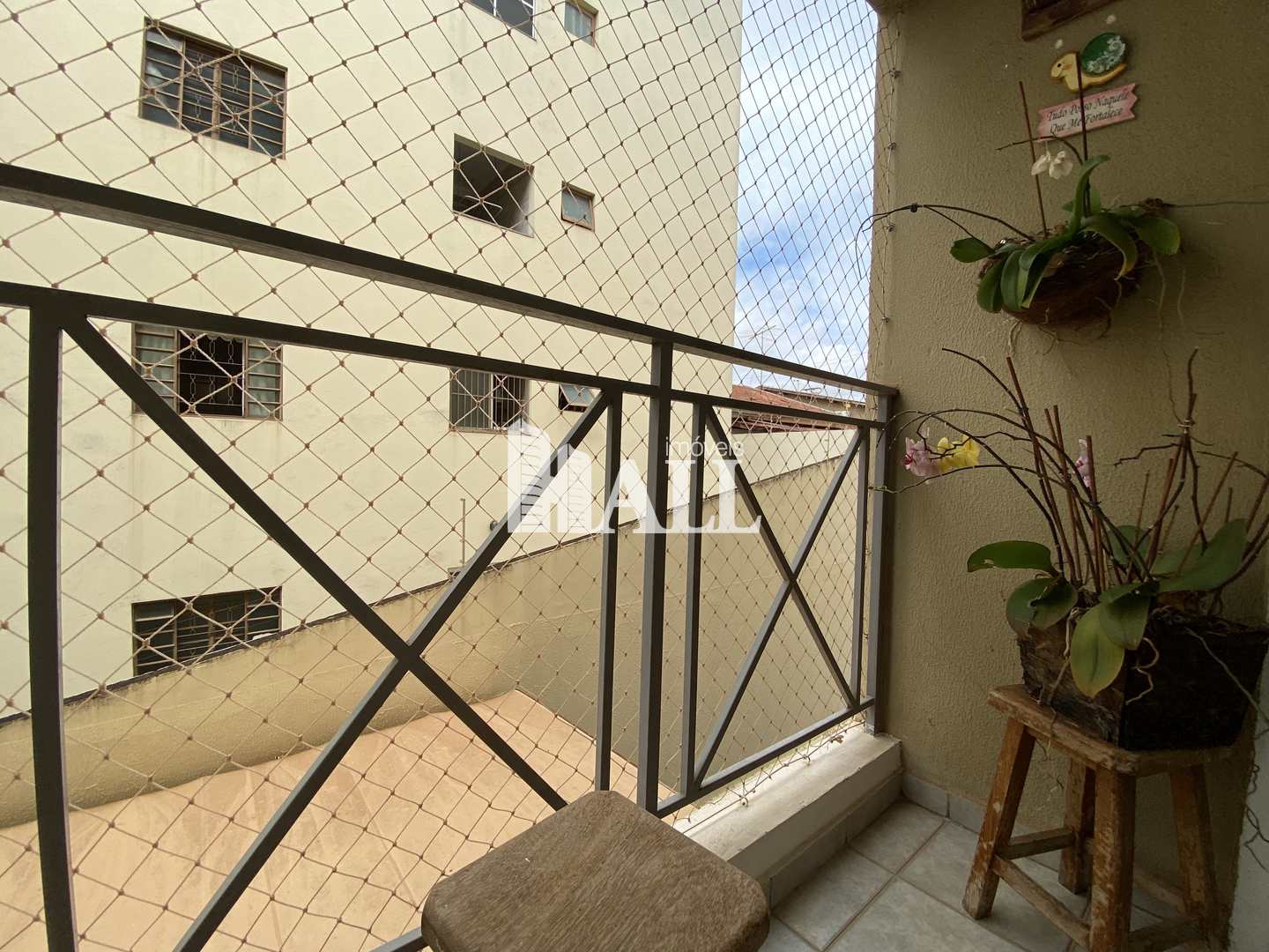 Apartamento à venda com 2 quartos, 70m² - Foto 4