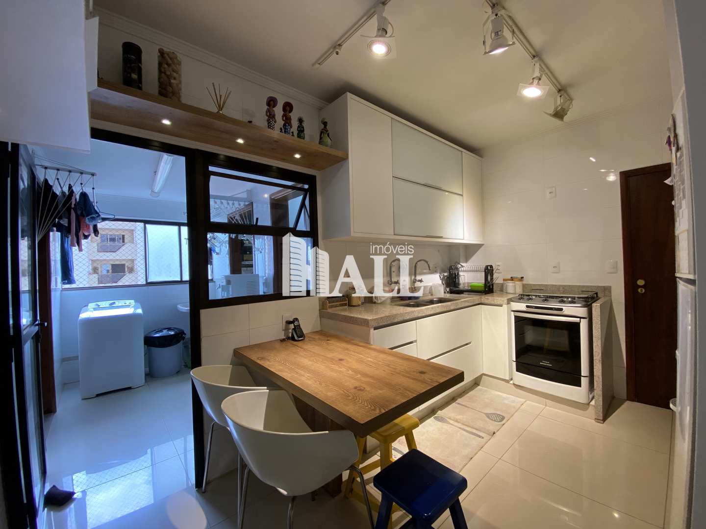 Apartamento à venda com 3 quartos, 157m² - Foto 4