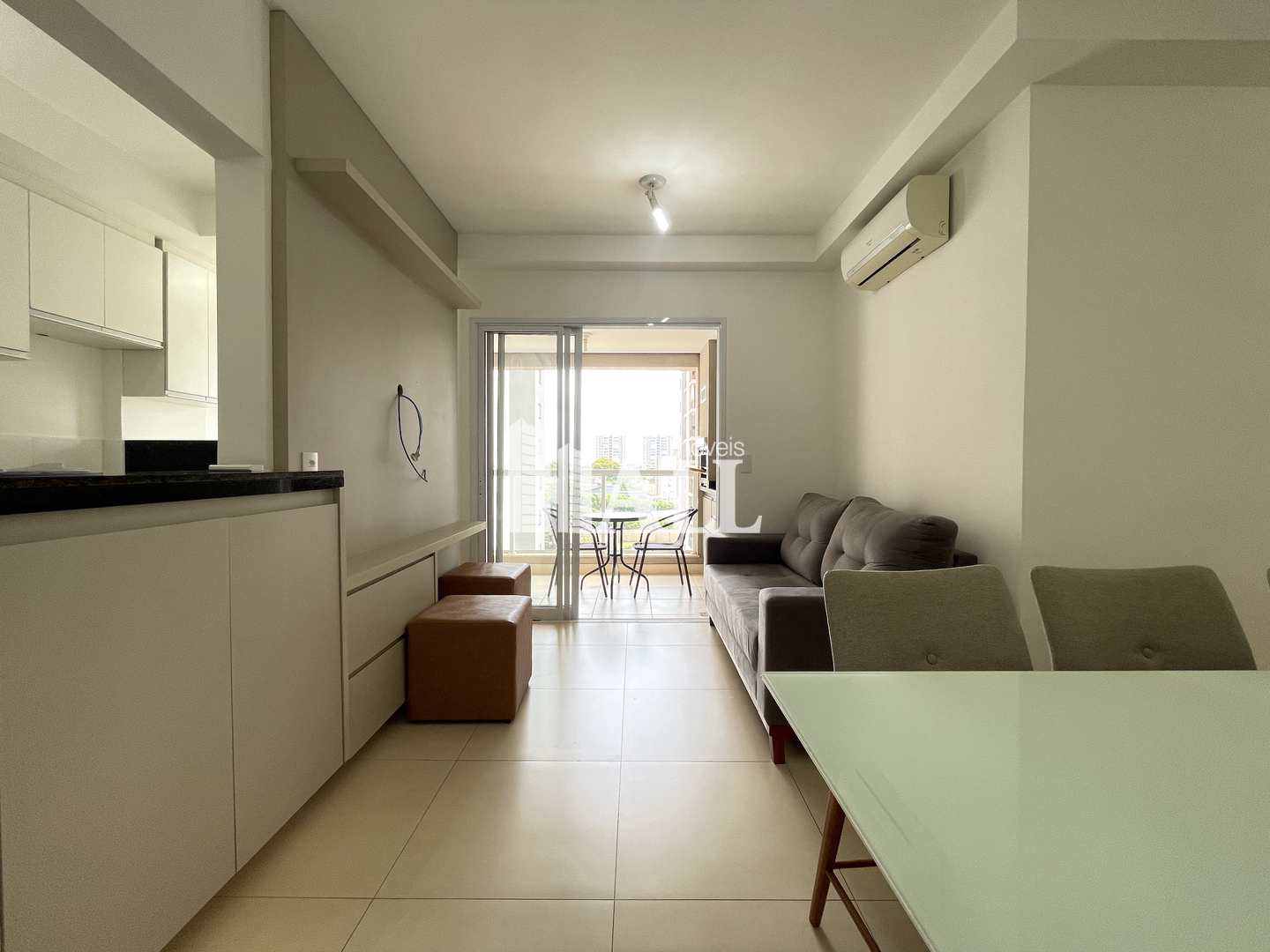 Apartamento à venda com 2 quartos, 64m² - Foto 1