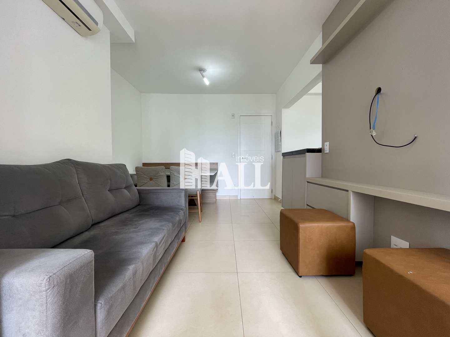 Apartamento à venda com 2 quartos, 64m² - Foto 2