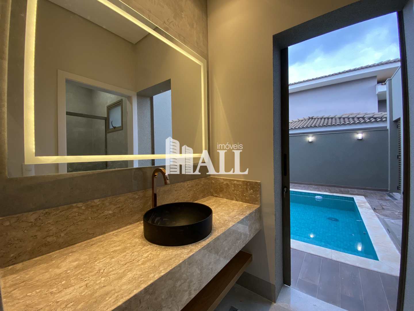 Casa de Condomínio à venda com 3 quartos, 240m² - Foto 4