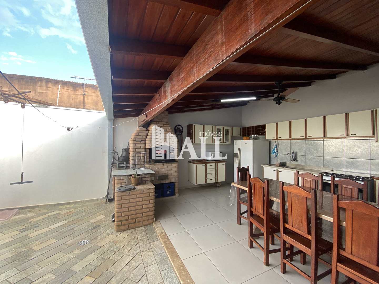 Casa à venda com 3 quartos, 140m² - Foto 1