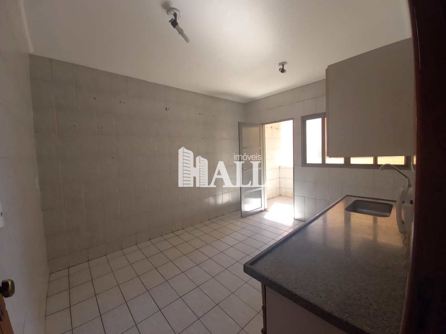 Apartamento à venda com 2 quartos, 100m² - Foto 3