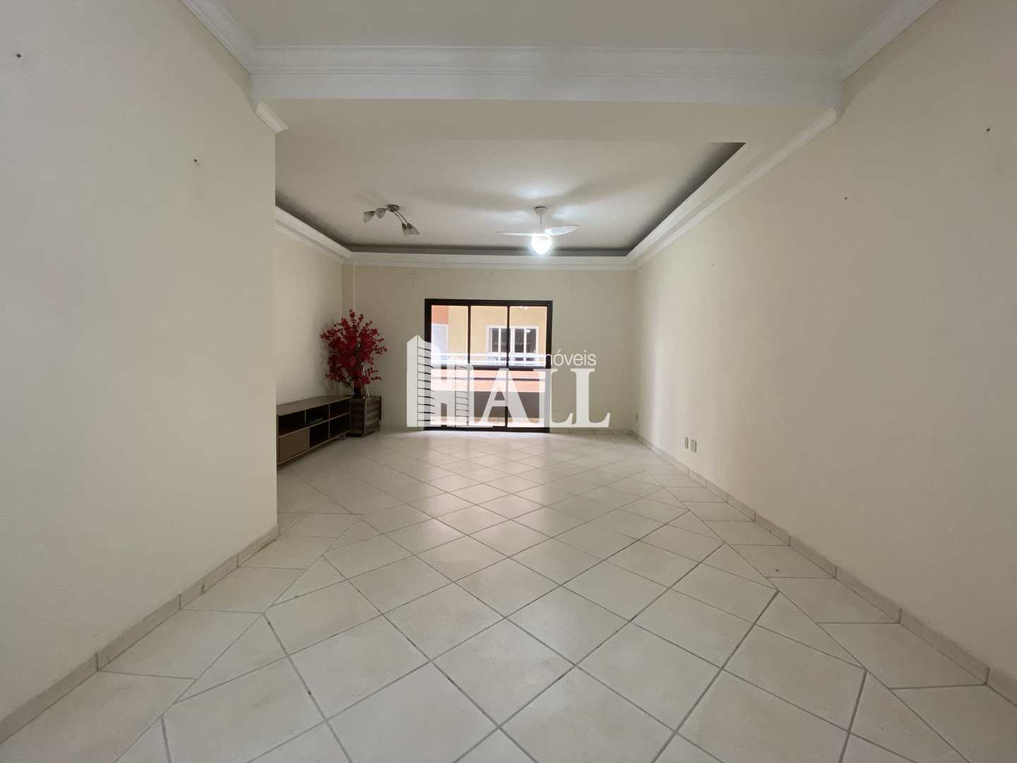 Apartamento à venda com 3 quartos, 150m² - Foto 1