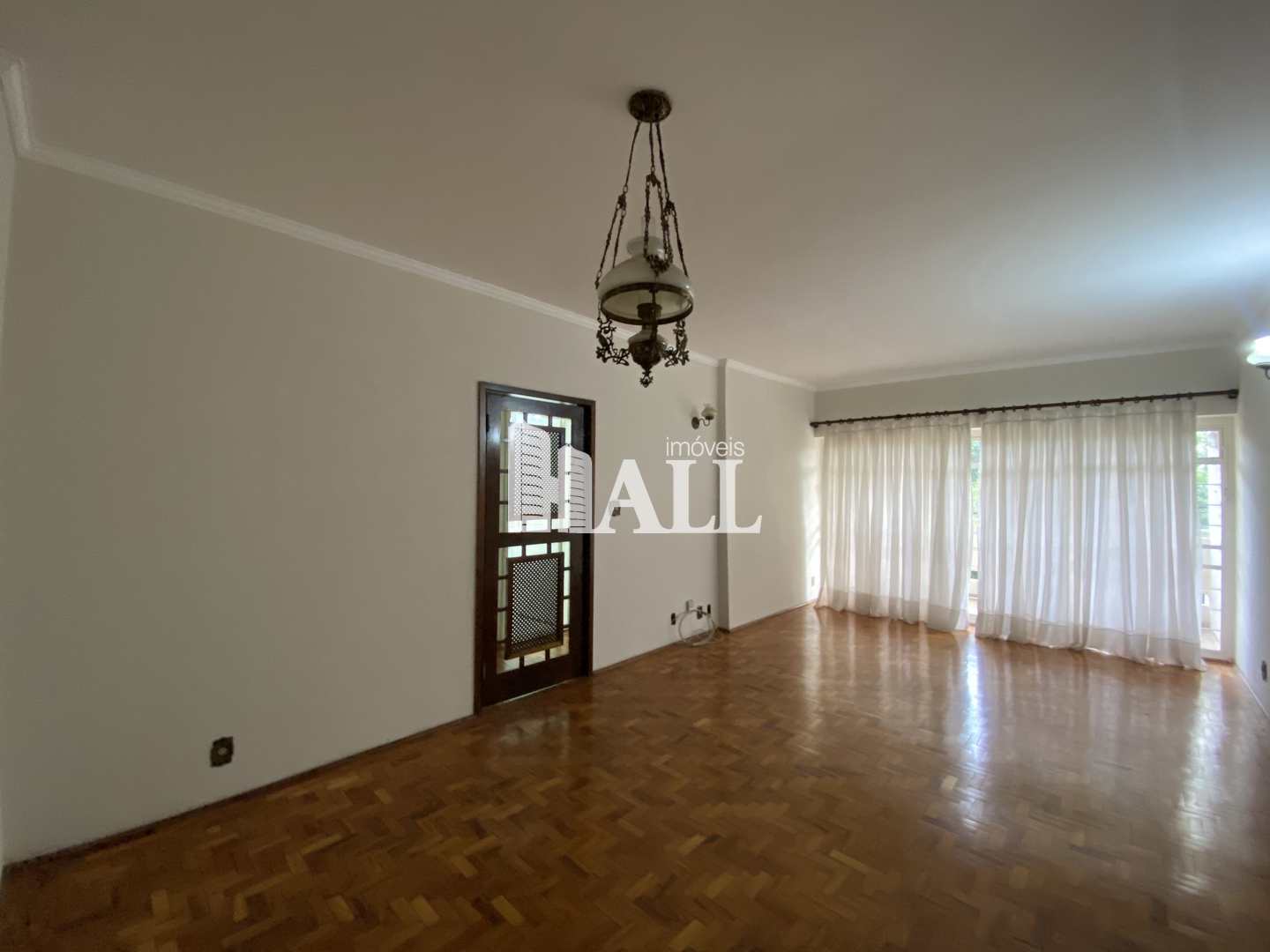 Apartamento à venda com 3 quartos, 140m² - Foto 1