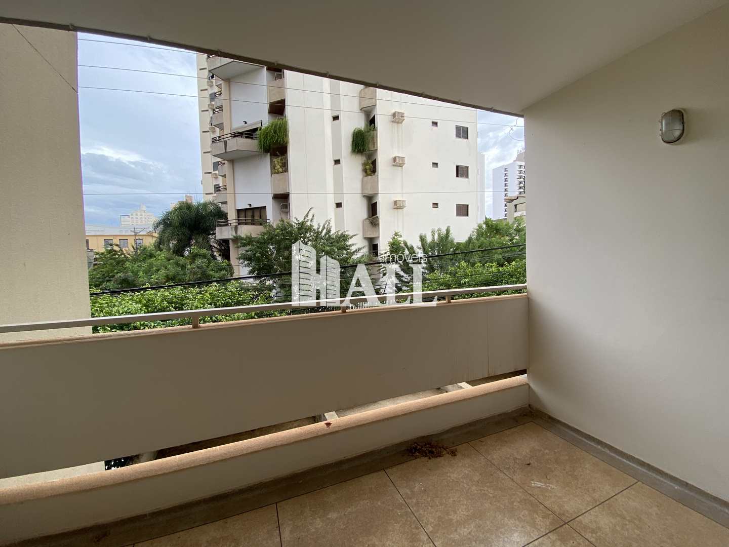 Apartamento à venda com 3 quartos, 140m² - Foto 3