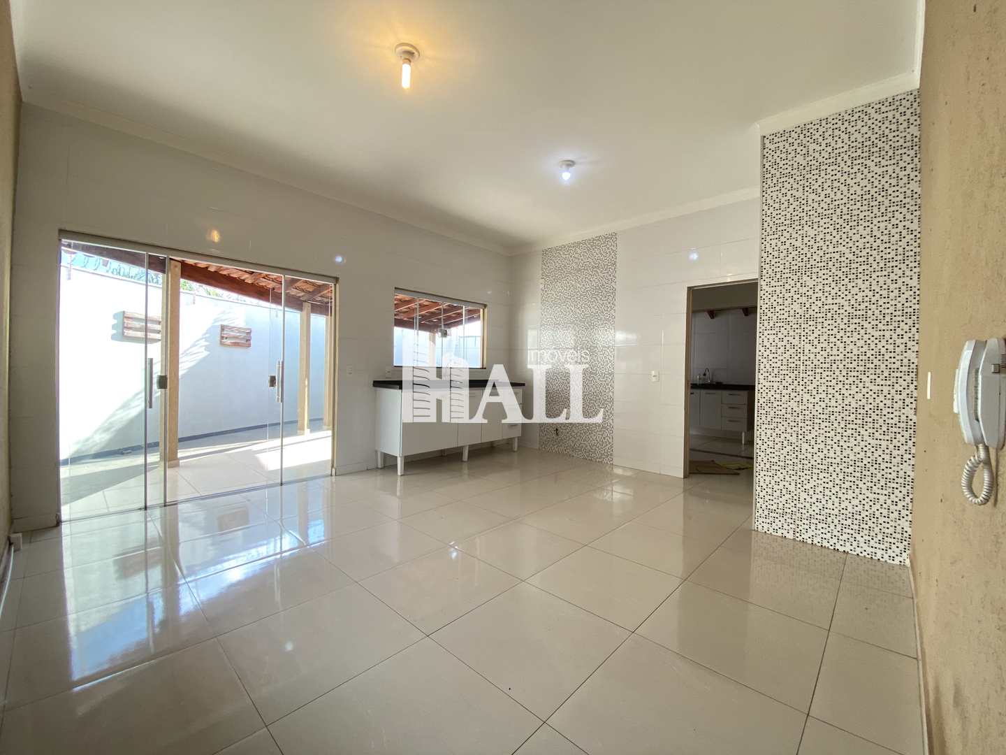 Casa à venda com 3 quartos, 144m² - Foto 1