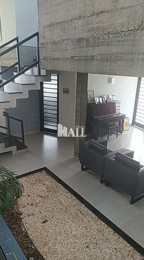 Casa à venda com 4 quartos, 450m² - Foto 2