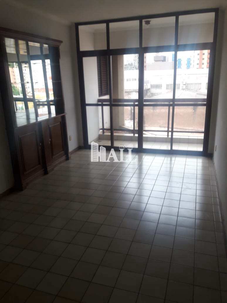 Apartamento à venda com 3 quartos, 125m² - Foto 2